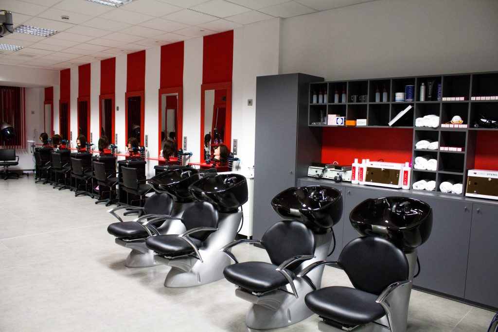 alquiler-aula-peluqueria-granada alquiler-aula-peluqueria-granada