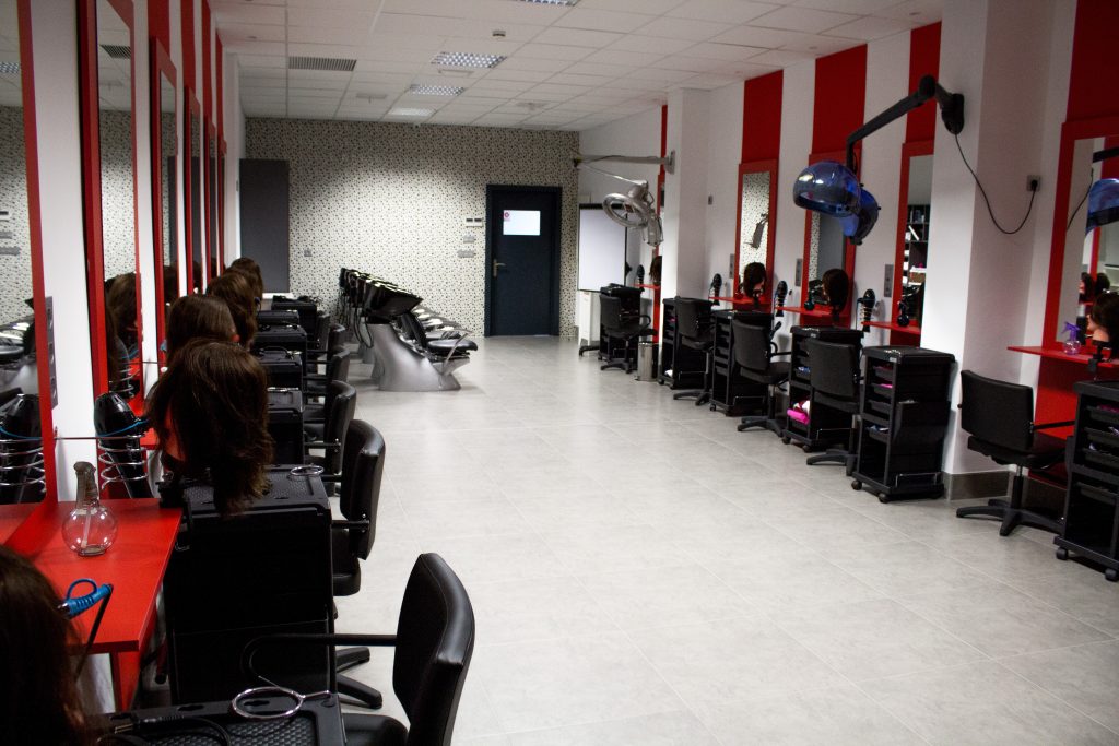 alquiler-aula-peluqueria-granada alquiler-aula-peluqueria-granada