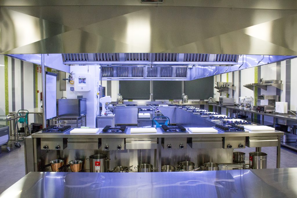cocina-aulum-alquiler-aulas-granada cocina-aulum-alquiler-aulas-granada