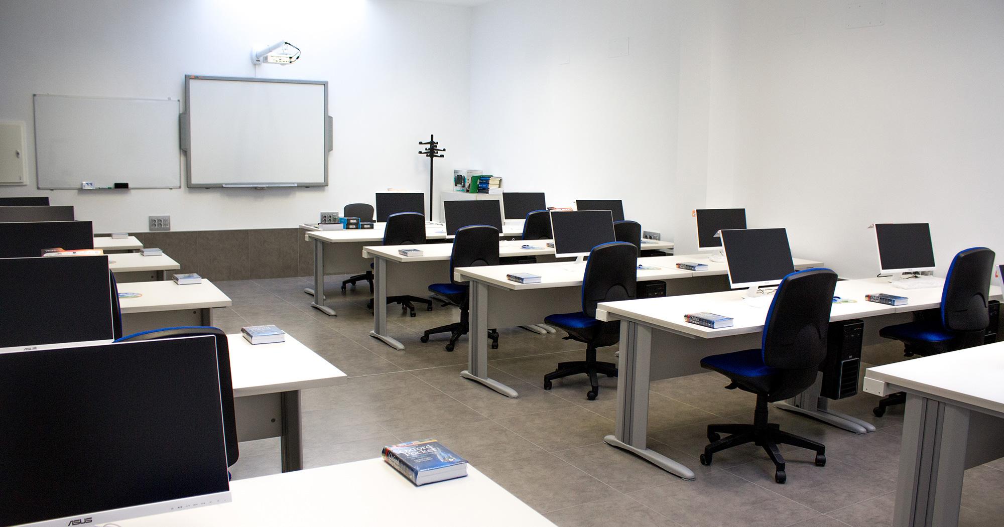 aulum-alquilar-aula-idiomas-granada